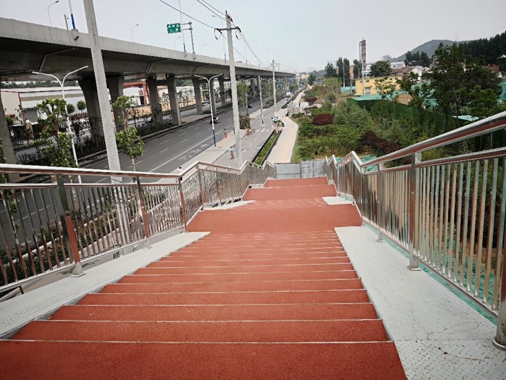 赤峰市工业北路急剧路建设人行天桥3133cc拉斯维加斯